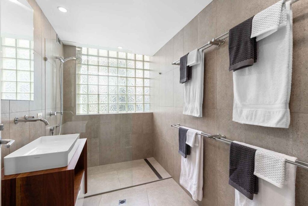 Beach Health Retreat Sunshine Coast Queensland - Apartments Shower